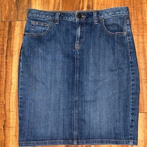 Lands’ End size 4P 4 petite denim jeans skirt 20.5” stretch knee length pencil